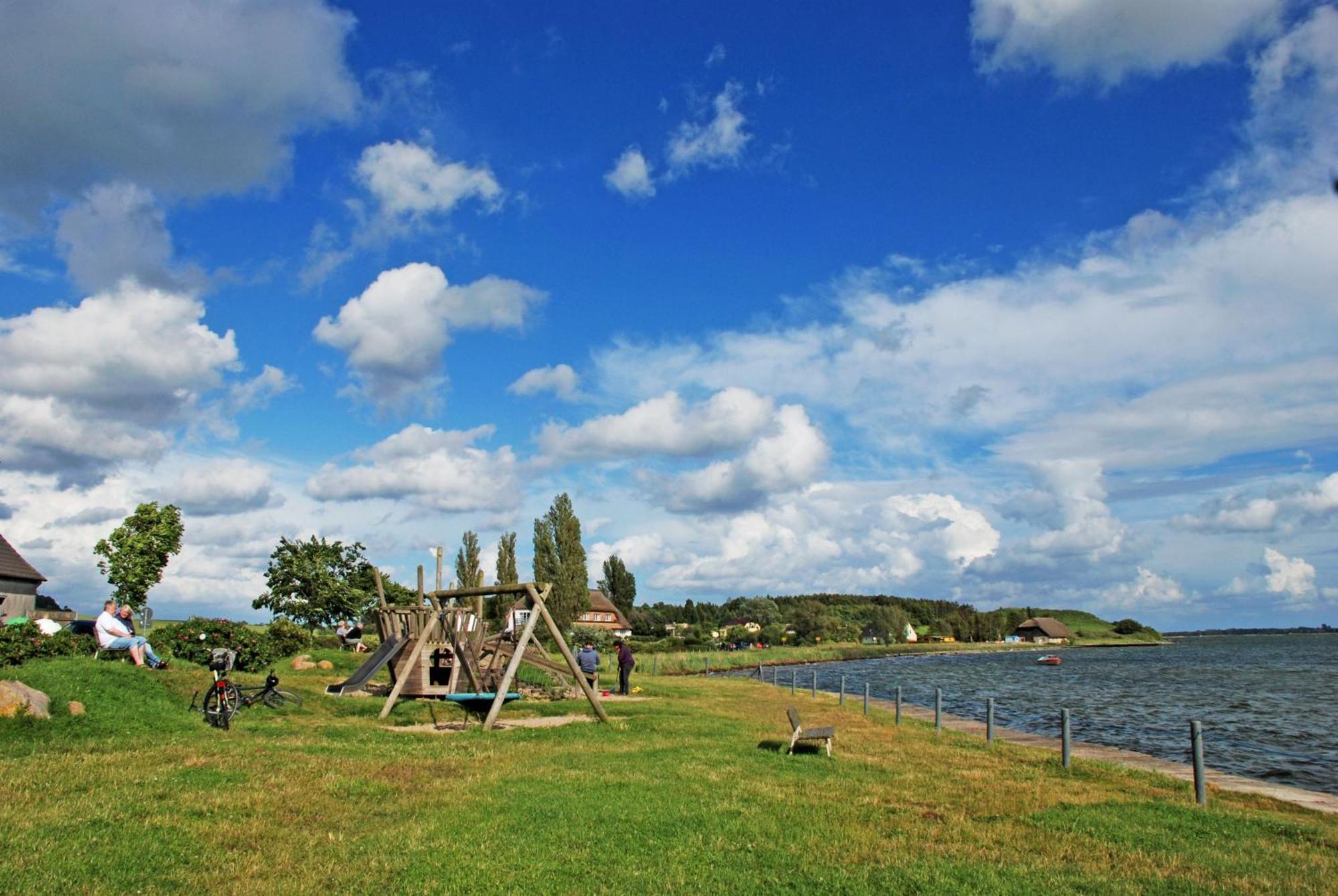 Ferienwohnungen An Der Hagenschen Middelhagen Bagian luar foto